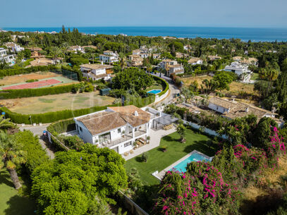 Villa Zéphire - Lyxig renoverad villa med havsutsikt i Marbella Golden Mile