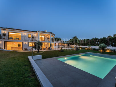 Villa Zéphire - Lyxig renoverad villa med havsutsikt i Marbella Golden Mile