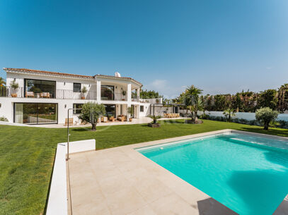 Villa Zéphire - Lyxig renoverad villa med havsutsikt i Marbella Golden Mile