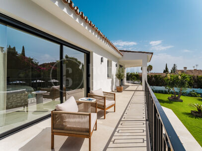 Villa Zéphire - Lyxig renoverad villa med havsutsikt i Marbella Golden Mile