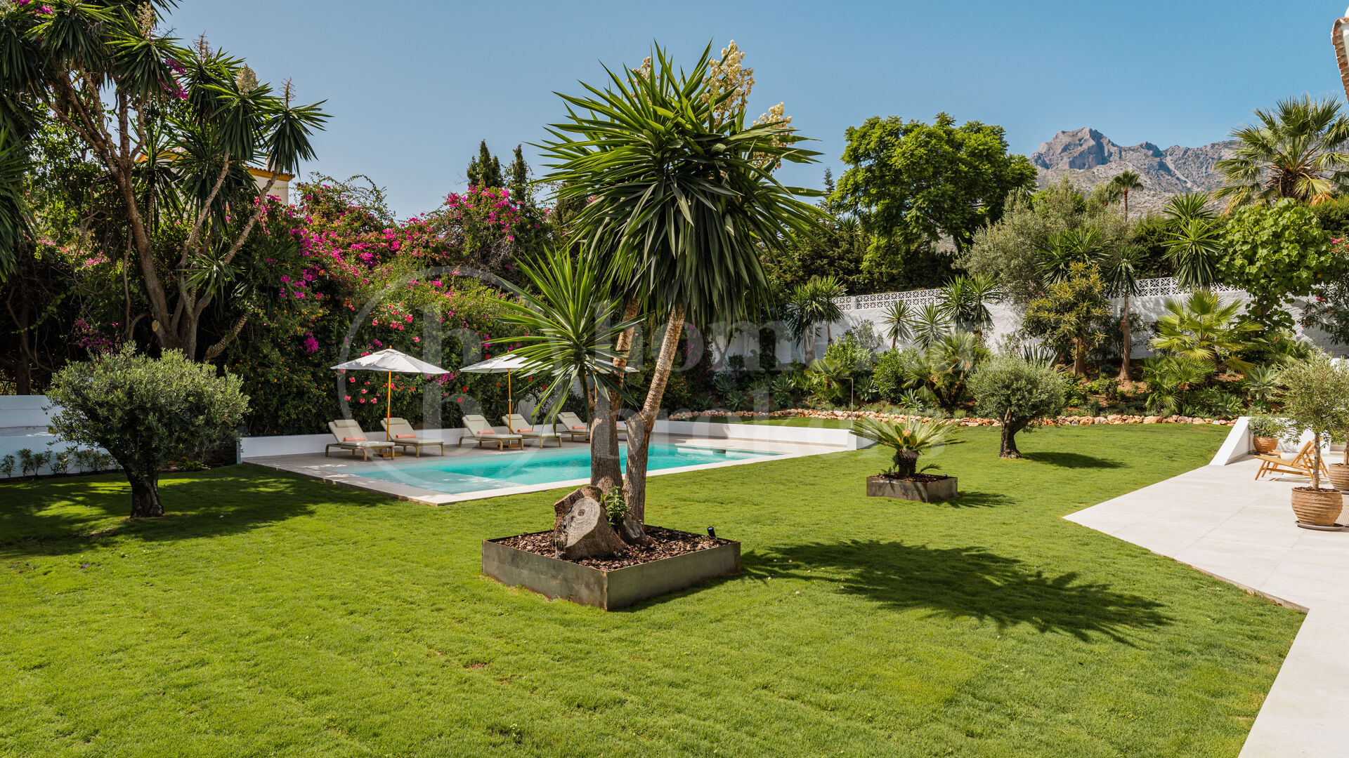 Villa Zéphire - Lyxig renoverad villa med havsutsikt i Marbella Golden Mile