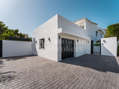 Villa Zéphire - Lyxig renoverad villa med havsutsikt i Marbella Golden Mile
