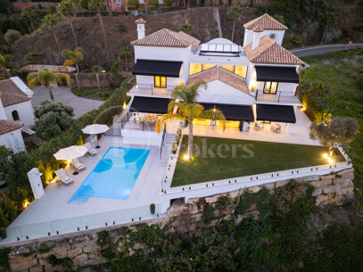 Villa Almira – Lyxvilla med Panoramautsikt över Havet till Salu i Monte Halcones