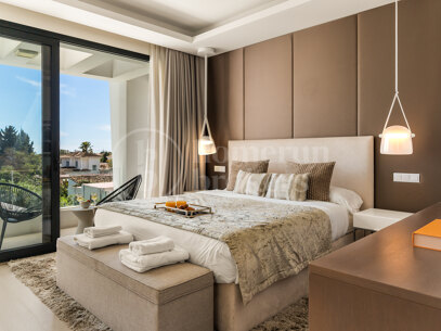 Villa Paraiso Views - Modern Beachside Luxury Villa in the New Golden Mile