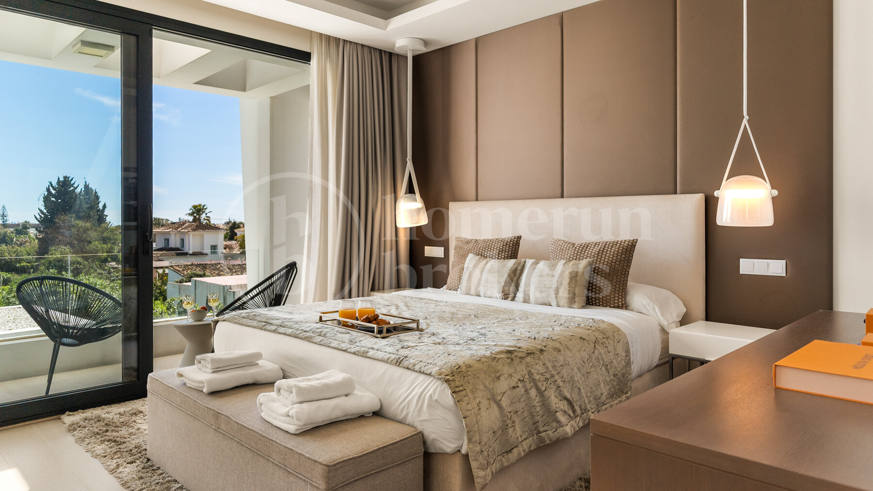 Villa Paraiso Views - Modern Beachside Luxury Villa in the New Golden Mile