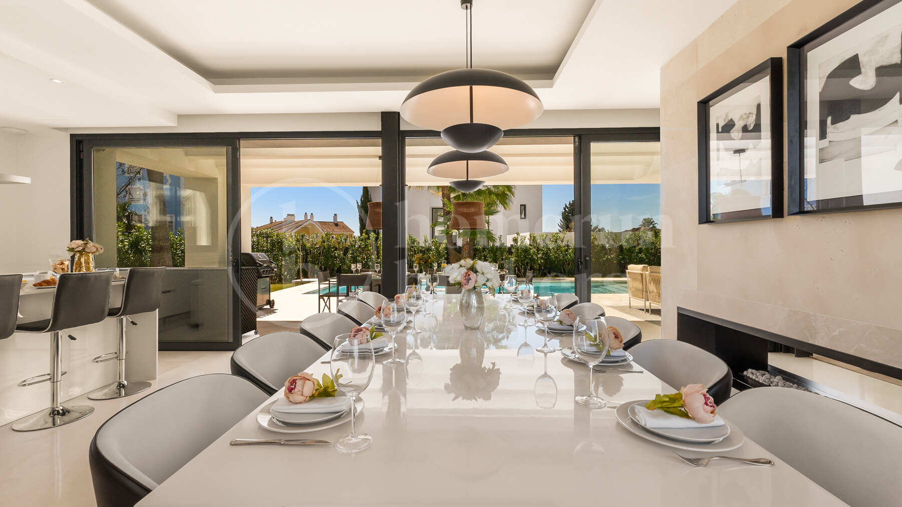 Villa Paraiso Views - Modern Beachside Luxury Villa in the New Golden Mile