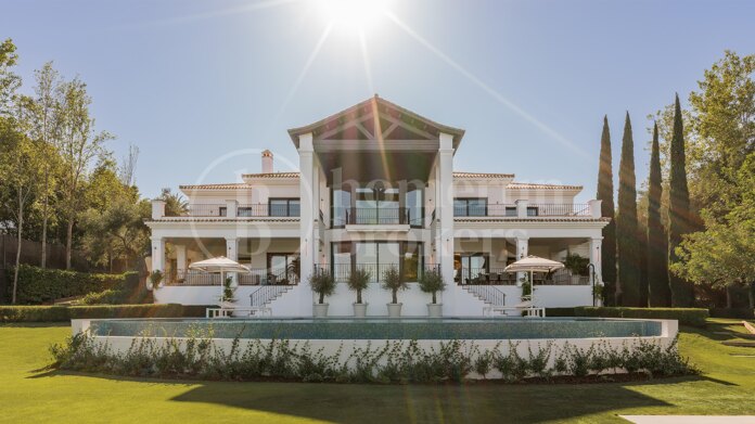 Villa Granada - Renovated Family Villa with Contemporary Interior Design in Sotogrande Alto