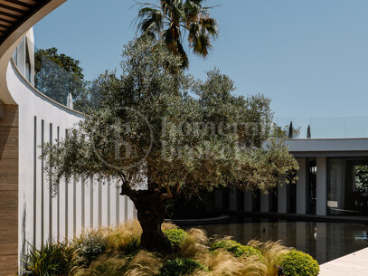 Villa El Mirador - Modern Masterpiece in Gated Community with Panoramic Views