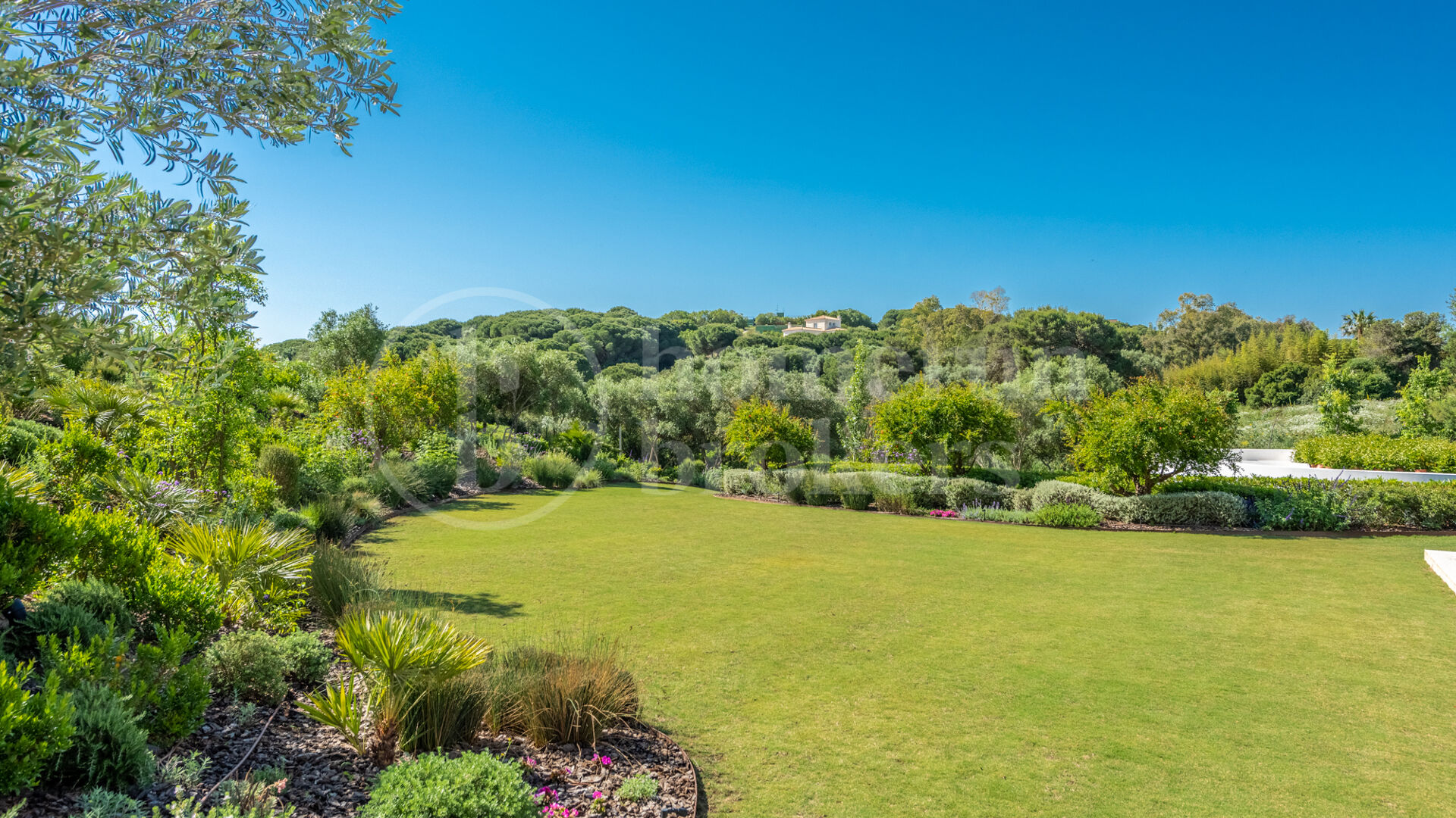 Villa El Mirador - Modern Masterpiece in Gated Community with Panoramic Views