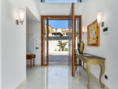 Villa Paloma – Modern Villa with Sea Views in Manilva