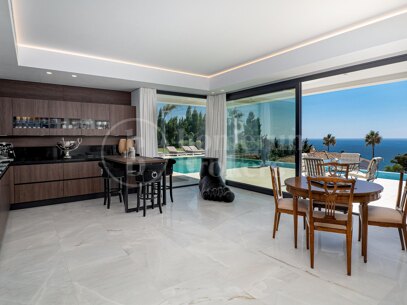 Villa Paloma – Modern Villa with Sea Views in Manilva