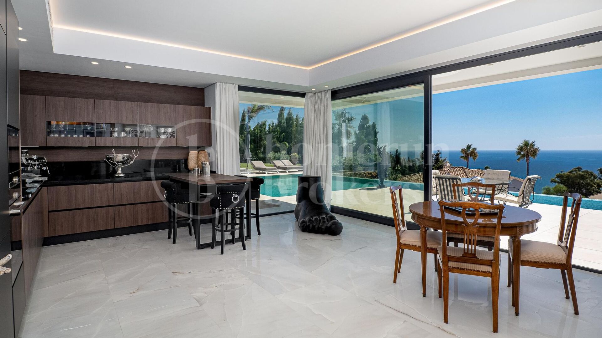 Villa Paloma – Modern Villa with Sea Views in Manilva