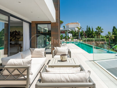 Villa Paloma – Modern Villa with Sea Views in Manilva