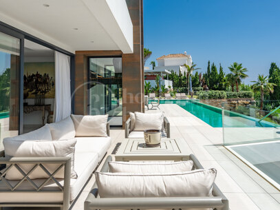 Villa Paloma – Modern Villa with Sea Views in Manilva