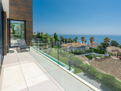 Villa Paloma – Modern Villa with Sea Views in Manilva