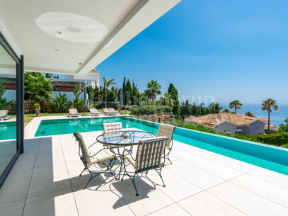 Villa Paloma – Modern Villa with Sea Views in Manilva