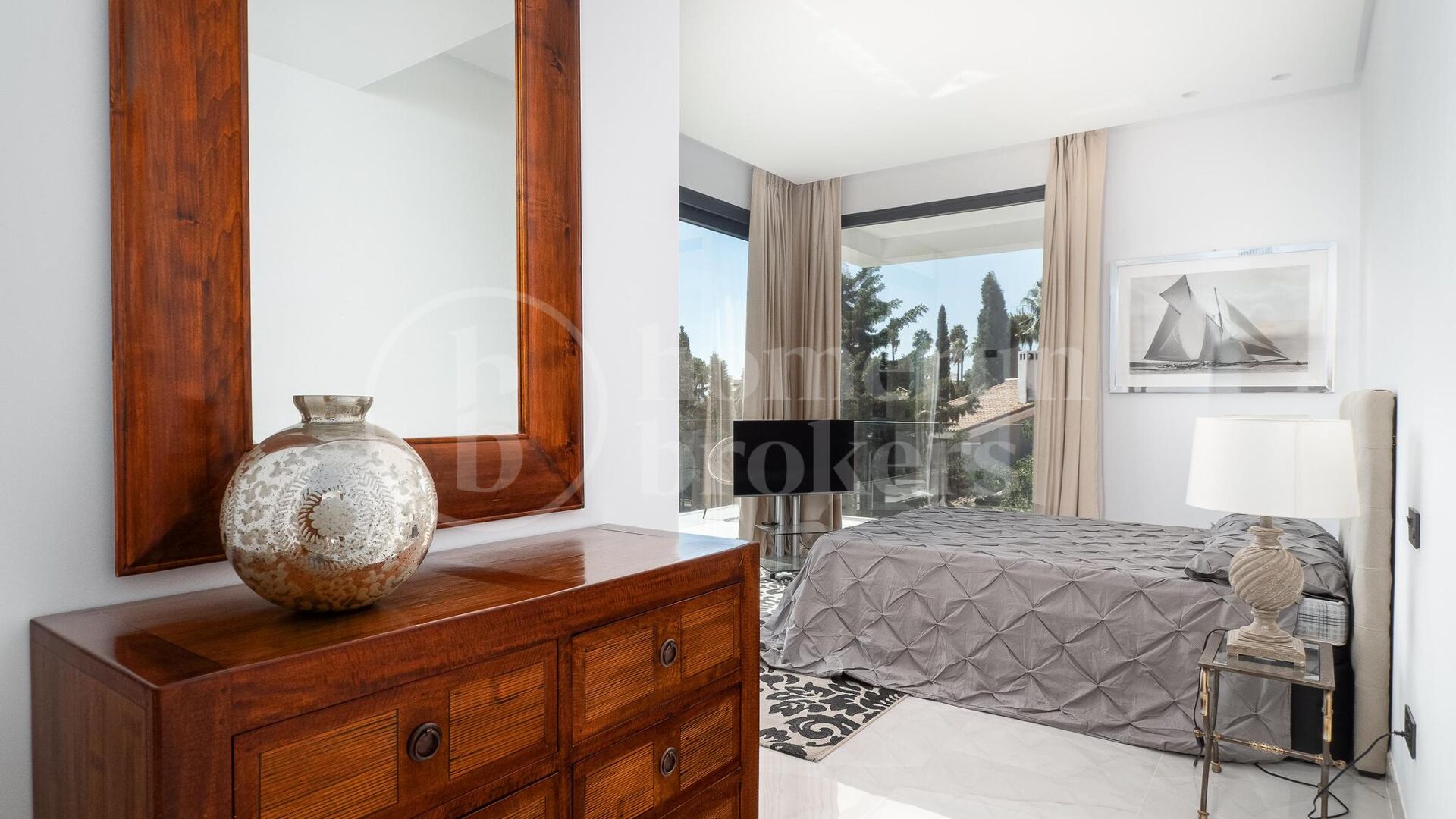 Villa Paloma – Modern Villa with Sea Views in Manilva