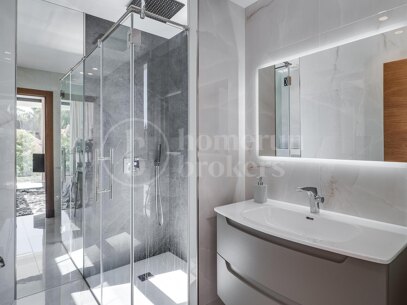 Villa Paloma – Modern Villa with Sea Views in Manilva