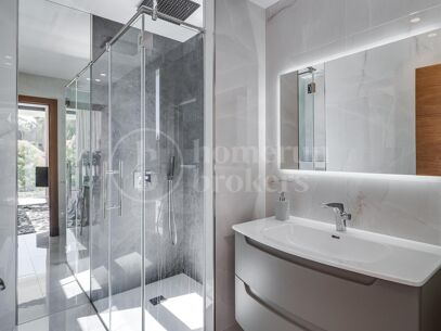 Villa Paloma – Modern Villa with Sea Views in Manilva