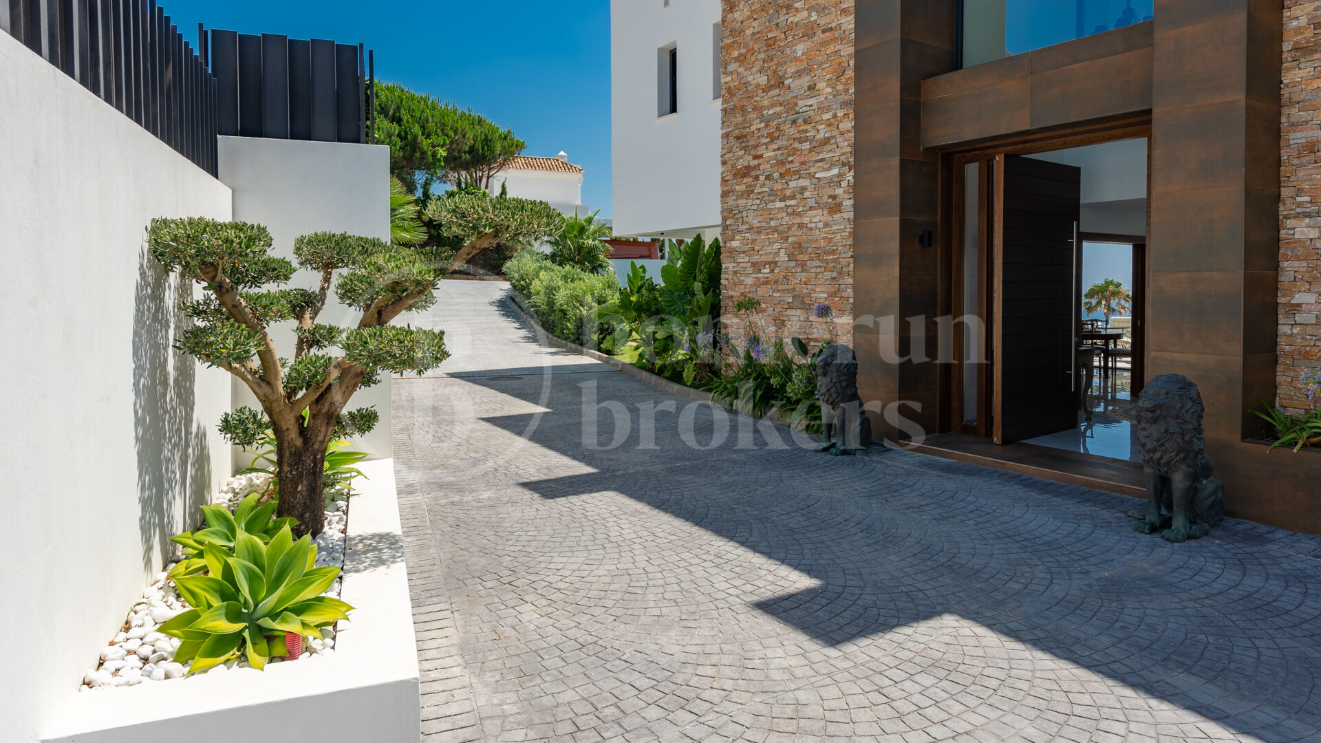 Villa Paloma – Modern Villa with Sea Views in Manilva