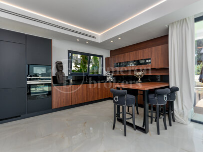 Villa Paloma – Modern Villa with Sea Views in Manilva