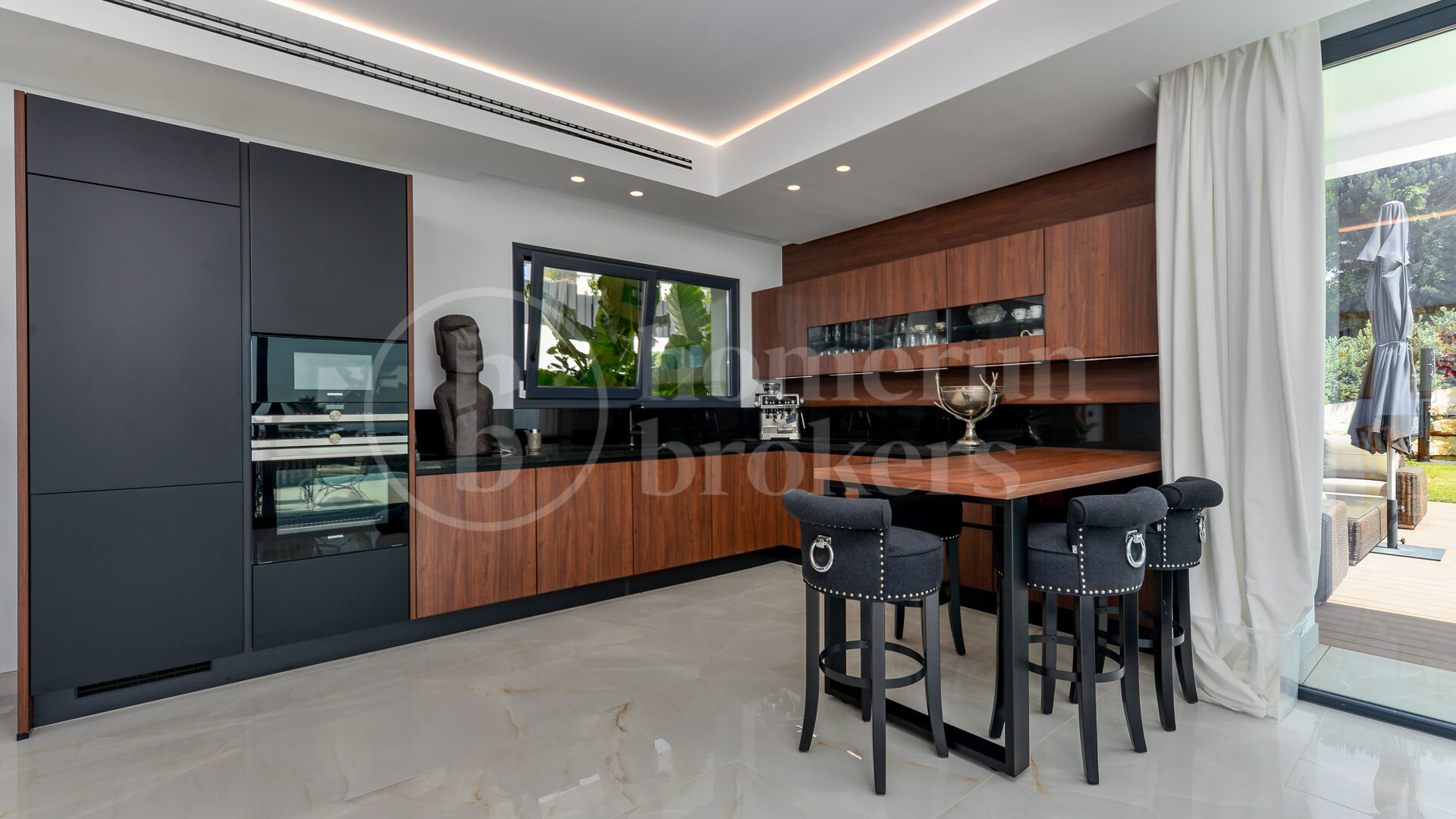 Villa Paloma – Modern Villa with Sea Views in Manilva