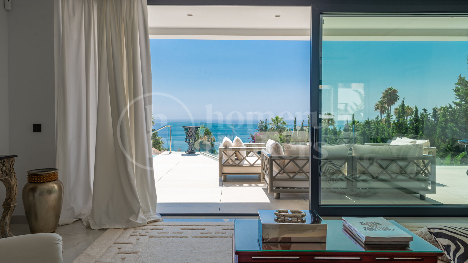 Villa Paloma – Modern Villa with Sea Views in Manilva