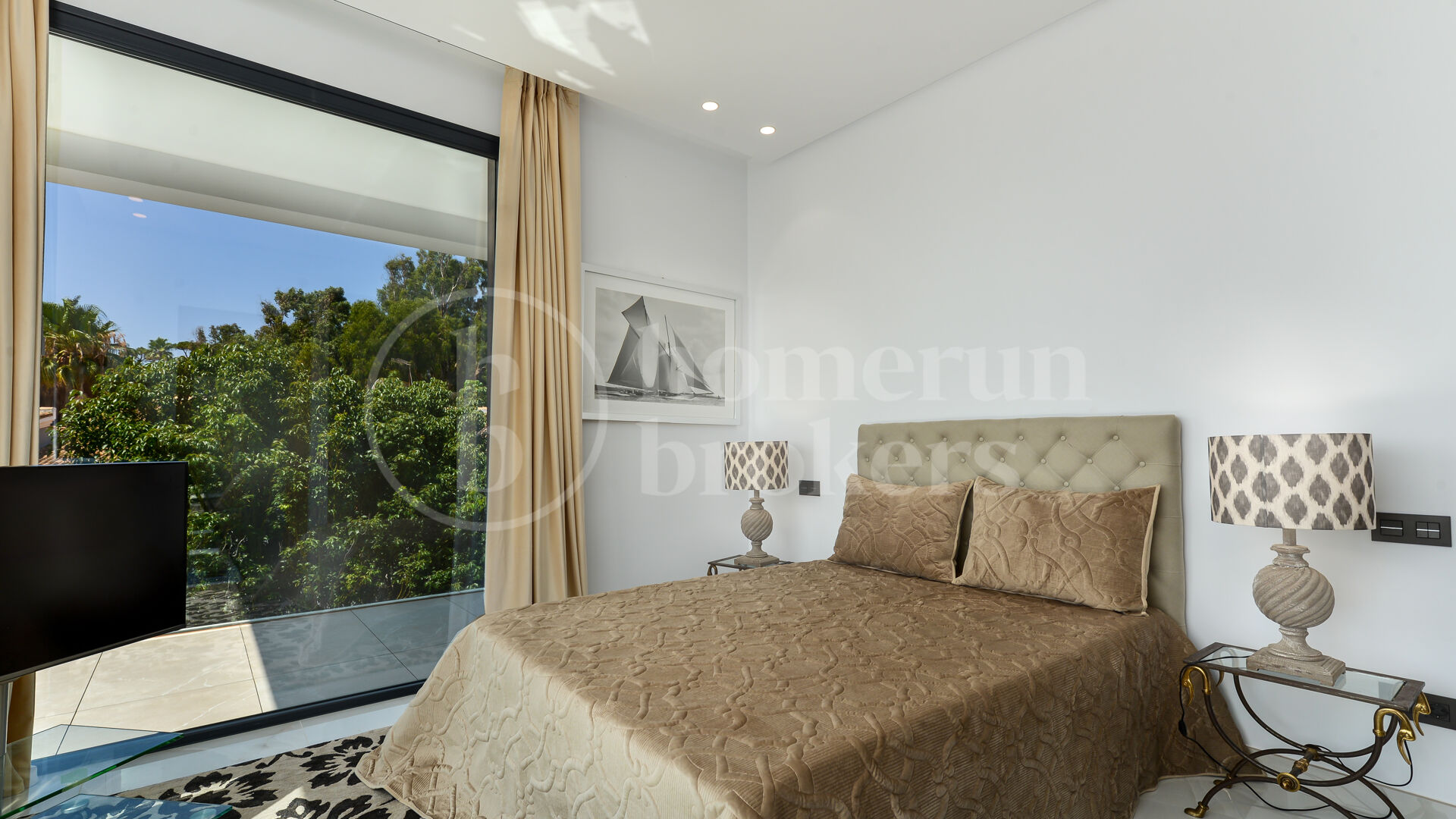 Villa Paloma – Modern Villa with Sea Views in Manilva
