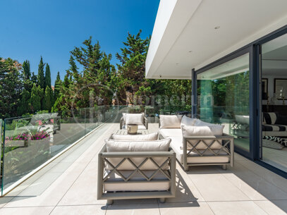 Villa Paloma – Modern Villa with Sea Views in Manilva