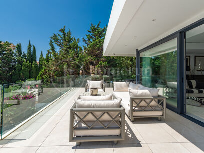 Villa Paloma – Modern Villa with Sea Views in Manilva