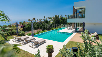 Villa Paloma – Modern villa till salu i La Paloma, Manilva med havsutsikt