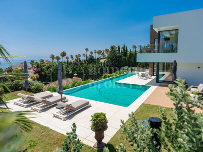 Villa Paloma – Modern Villa with Sea Views in Manilva