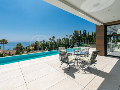 Villa Paloma – Modern Villa with Sea Views in Manilva