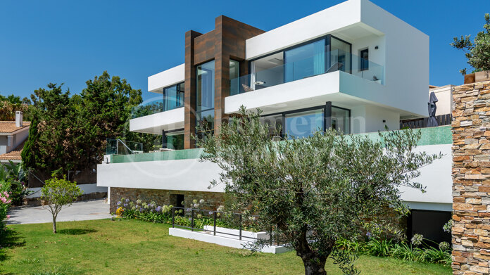 Villa Paloma – Modern villa till salu i La Paloma, Manilva med havsutsikt