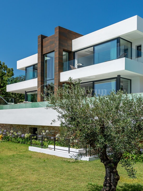 Villa Paloma – Modern Villa with Sea Views in Manilva