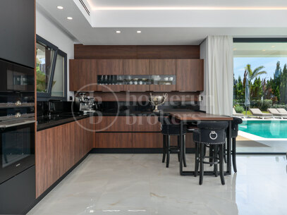 Villa Paloma – Modern Villa with Sea Views in Manilva