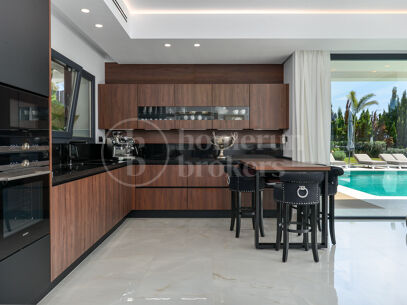 Villa Paloma – Modern Villa with Sea Views in Manilva