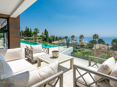 Villa Paloma – Modern Villa with Sea Views in Manilva