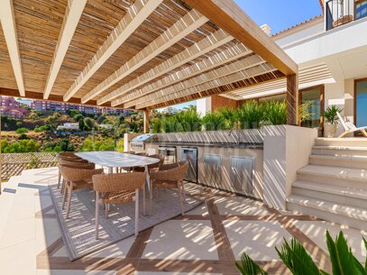 Villa Cina - Elegant 5-Bedroom Designer Villa with Panoramic Sea Views