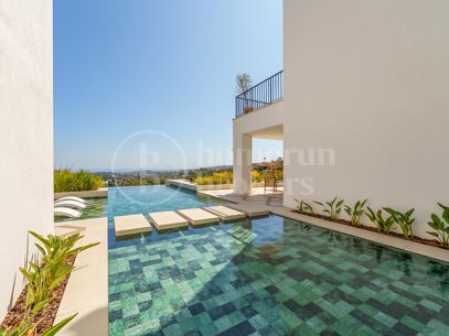 Villa Cina - Elegant Designer Villa med 5 Sovrum och Panoramautsikt över Havet