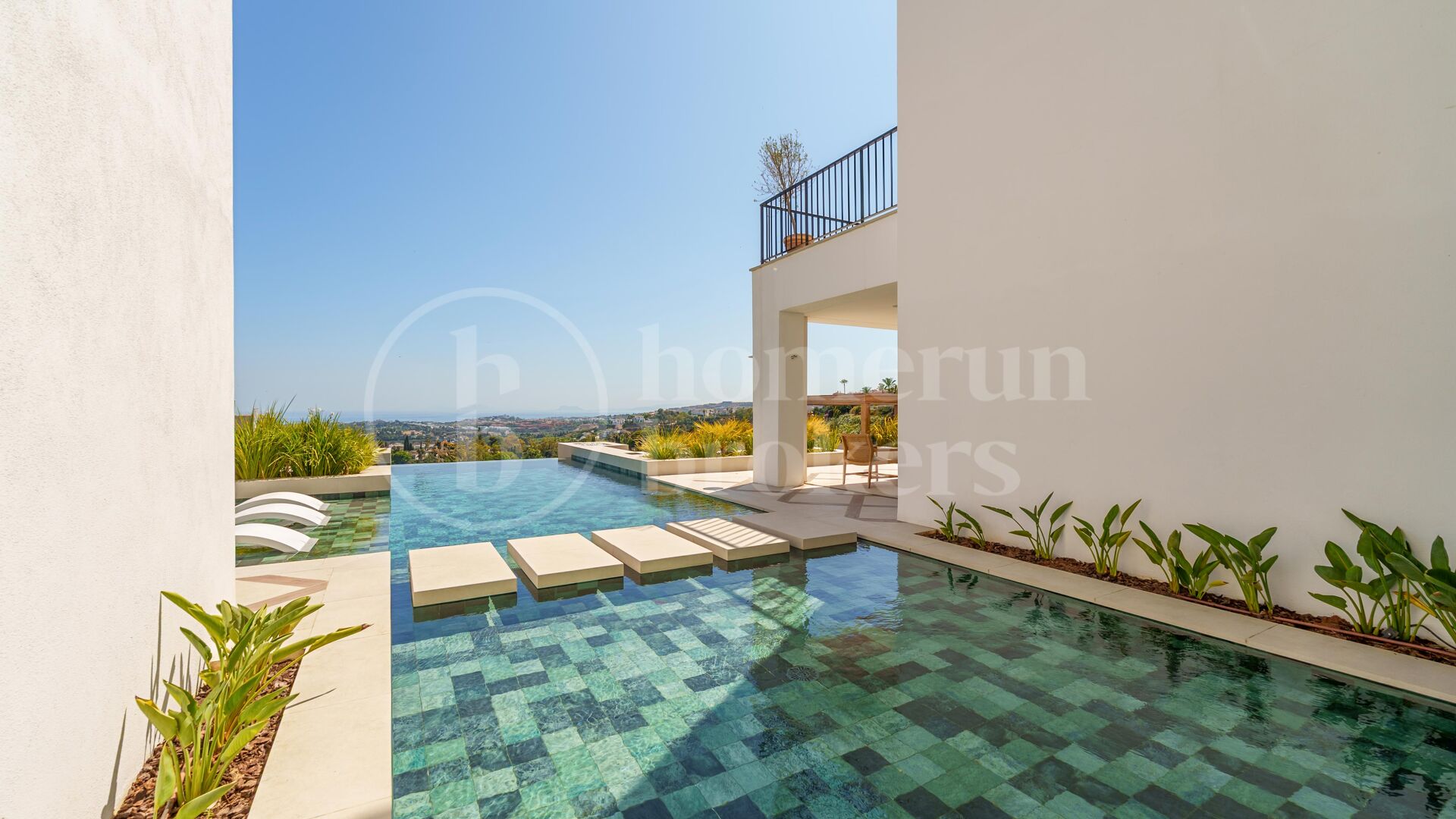 Villa Cina - Elegant Designer Villa med 5 Sovrum och Panoramautsikt över Havet