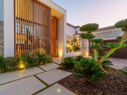 Villa Cina - Elegant 5-Bedroom Designer Villa with Panoramic Sea Views