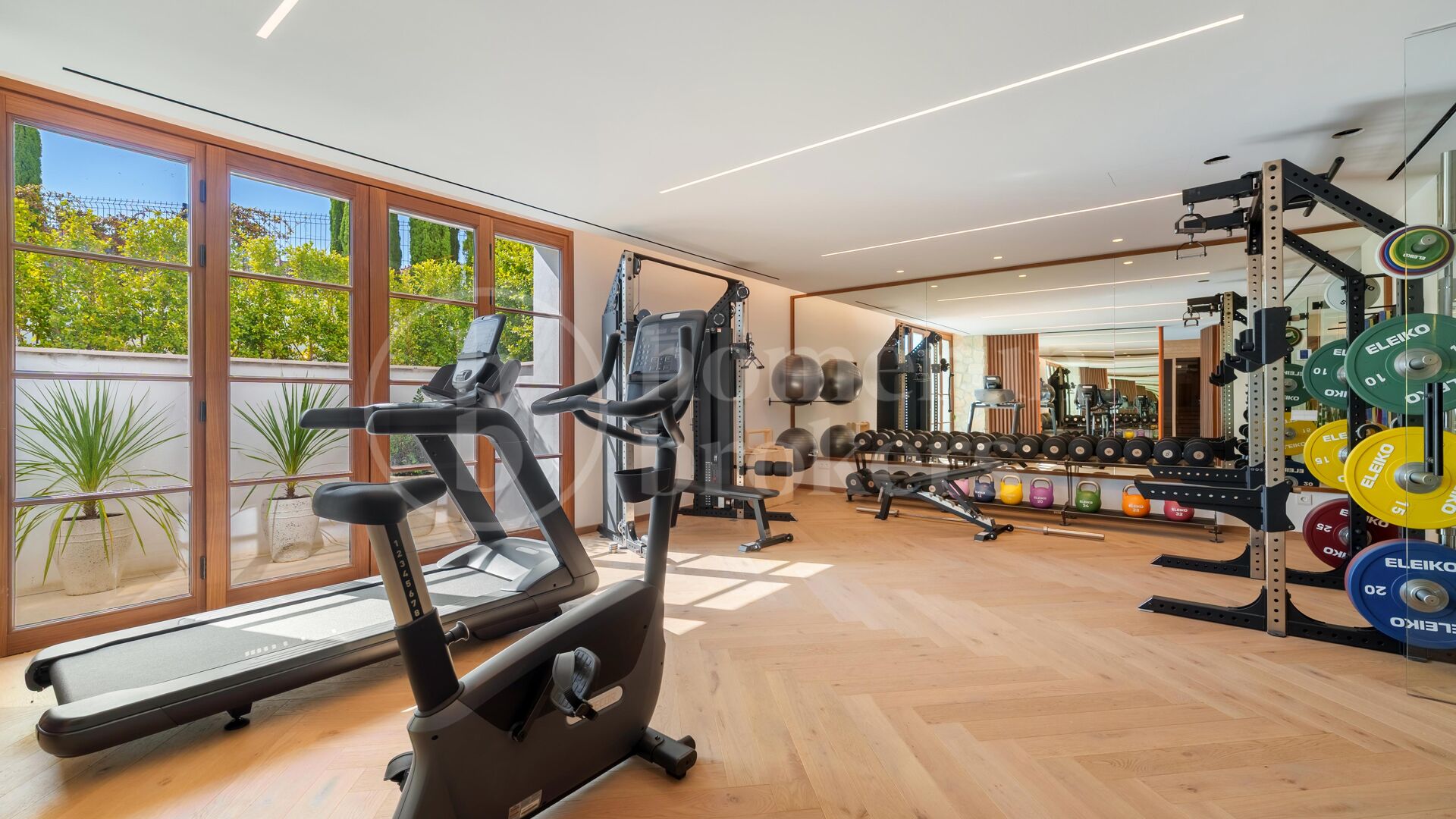 Villa Cina - Elegant Designer Villa med 5 Sovrum och Panoramautsikt över Havet