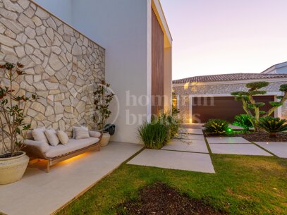 Villa Cina - Elegant 5-Bedroom Designer Villa with Panoramic Sea Views
