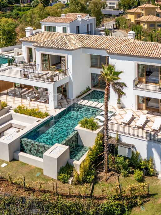 Villa Cina - Elegant 5-Bedroom Designer Villa with Panoramic Sea Views