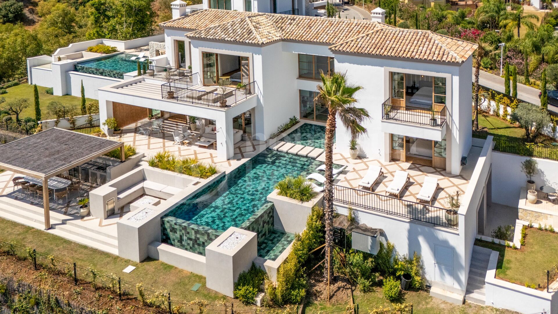 Villa Cina - Elegant Designer Villa med 5 Sovrum och Panoramautsikt över Havet