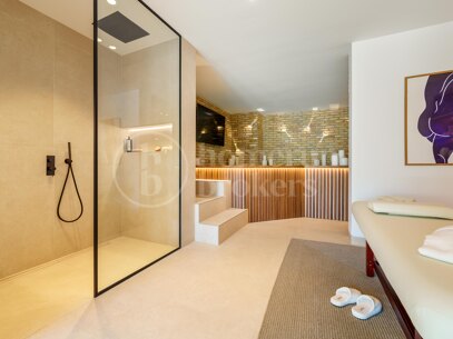 Villa Cina - Elegant 5-Bedroom Designer Villa with Panoramic Sea Views