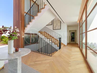 Villa Cina - Elegant 5-Bedroom Designer Villa with Panoramic Sea Views