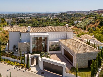 Villa Cina - Elegant 5-Bedroom Designer Villa with Panoramic Sea Views