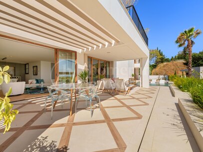 Villa Cina - Elegant 5-Bedroom Designer Villa with Panoramic Sea Views